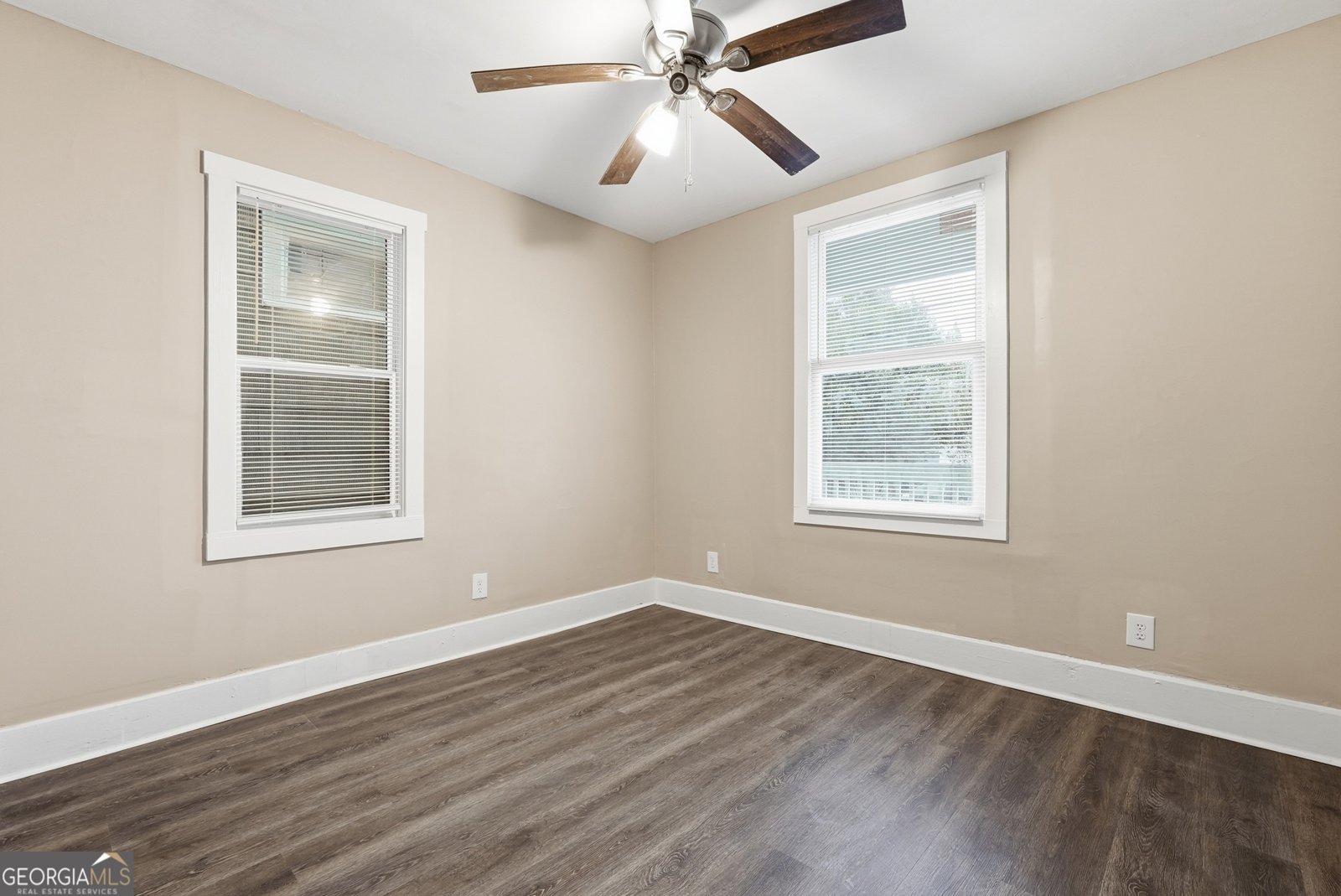 716 38th Street Savannah - Photo 12