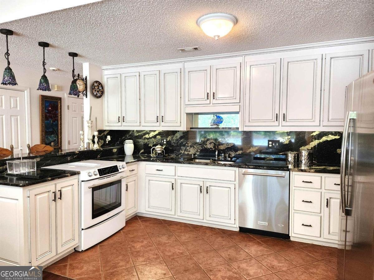 1570 Pointe Royal Road Greensboro - Photo 14