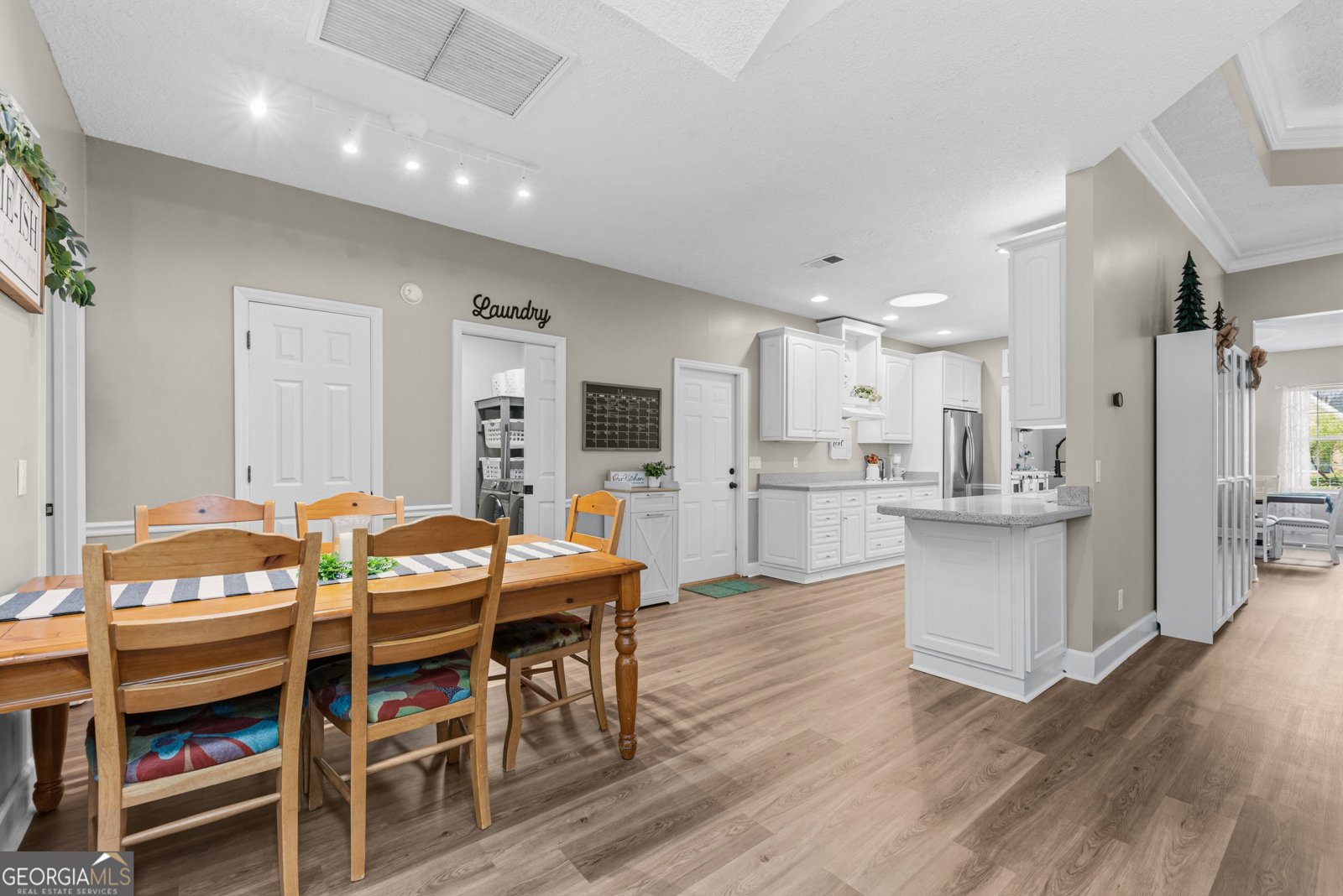 811 Riverview Drive St. Marys - Photo 6