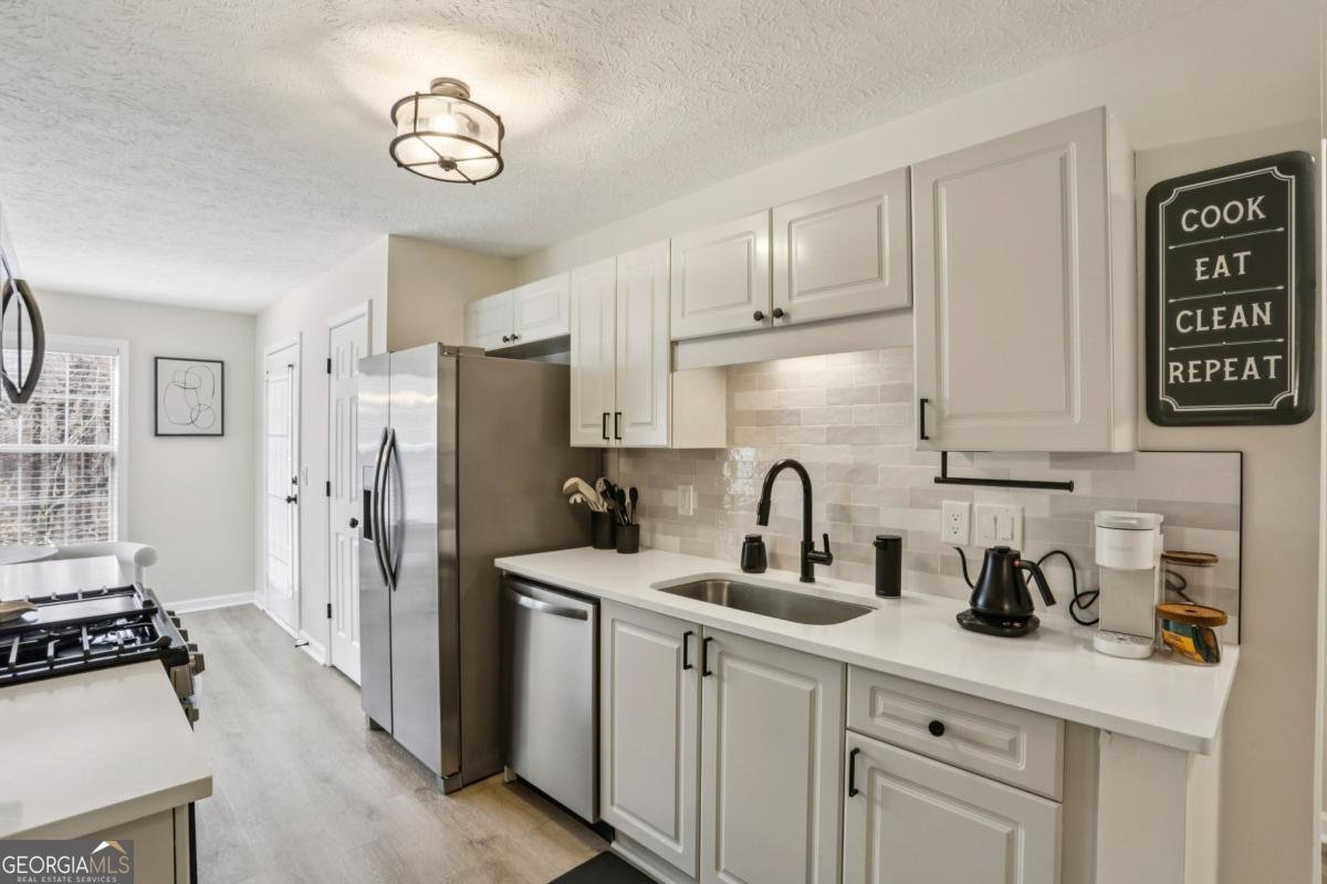 322 Streamside Drive Roswell - Photo 6