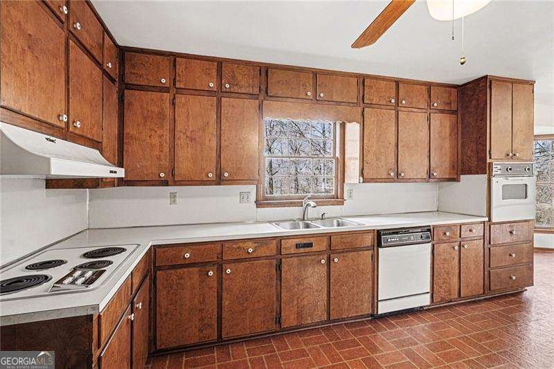 1758 Nancy Creek Drive Atlanta - Photo 10