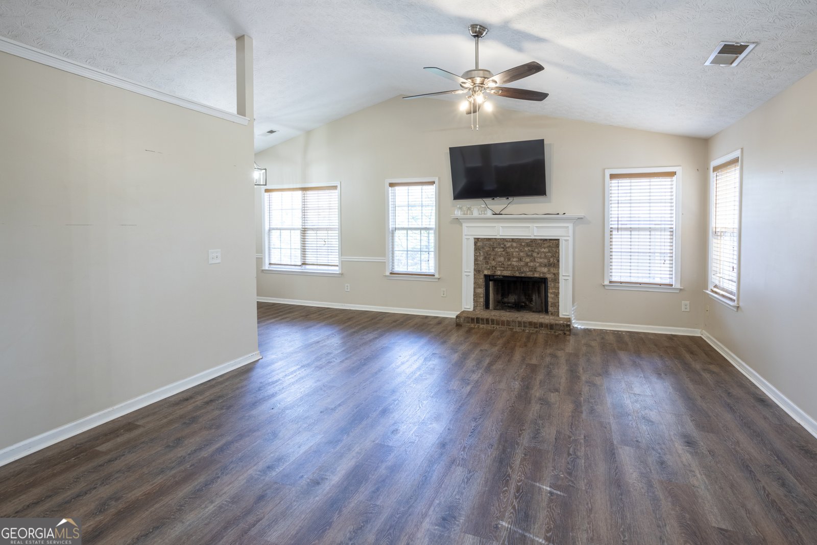 305 Bradford Court Auburn - Photo 11