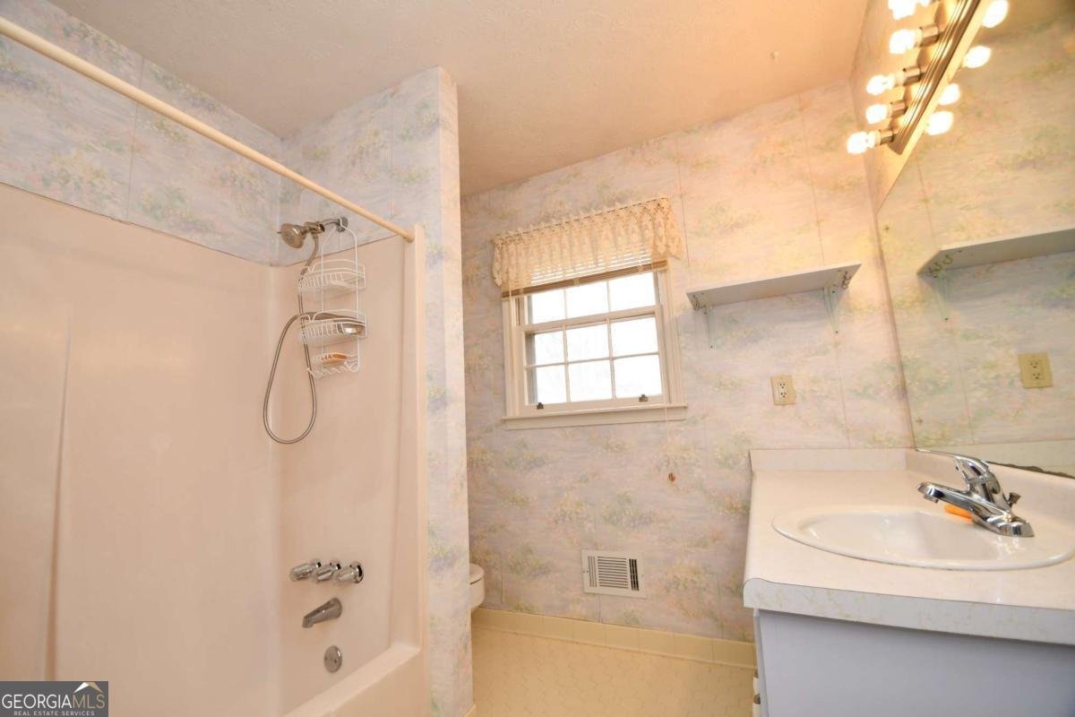 375 Segrest Circle Athens - Photo 13