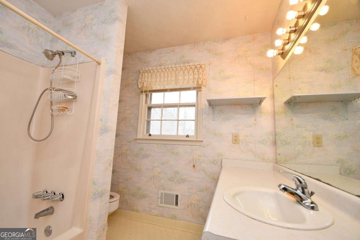 375 Segrest Circle Athens - Photo 14