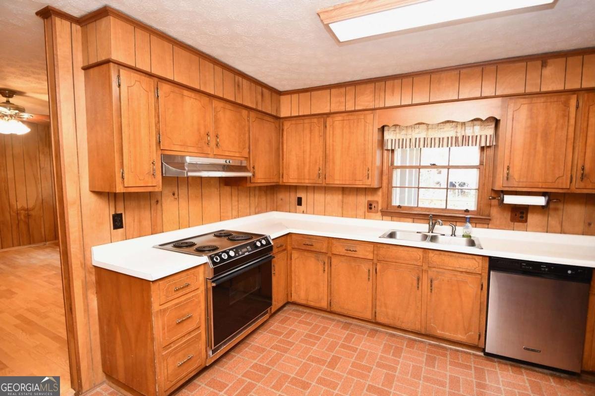 375 Segrest Circle Athens - Photo 9