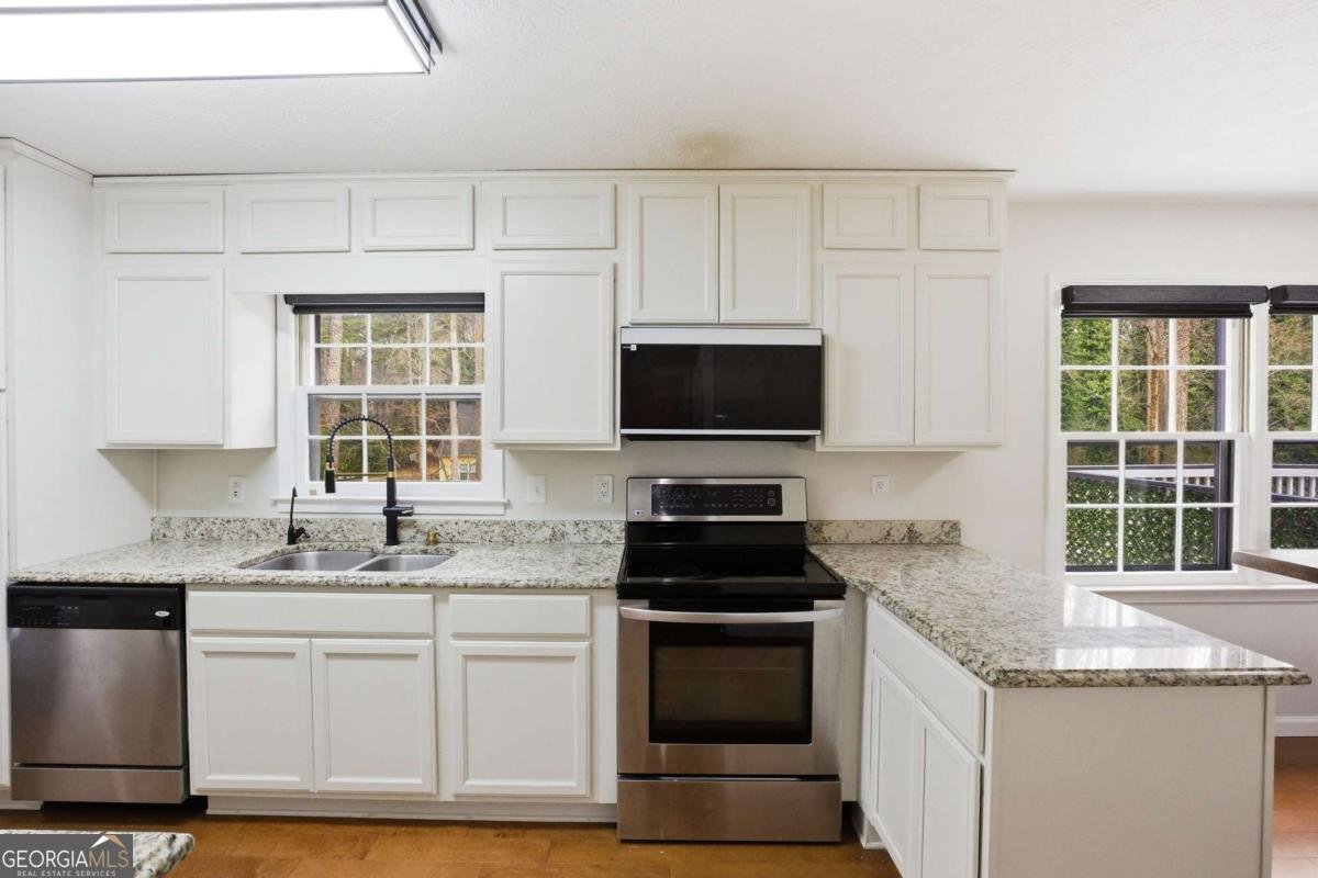 552 Cesarea Place Lilburn - Photo 9