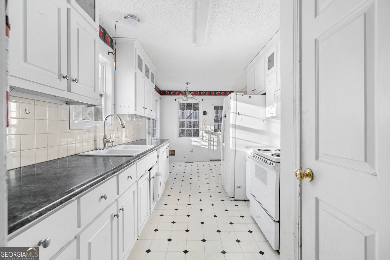 28 Greatwood Drive White - Photo 6