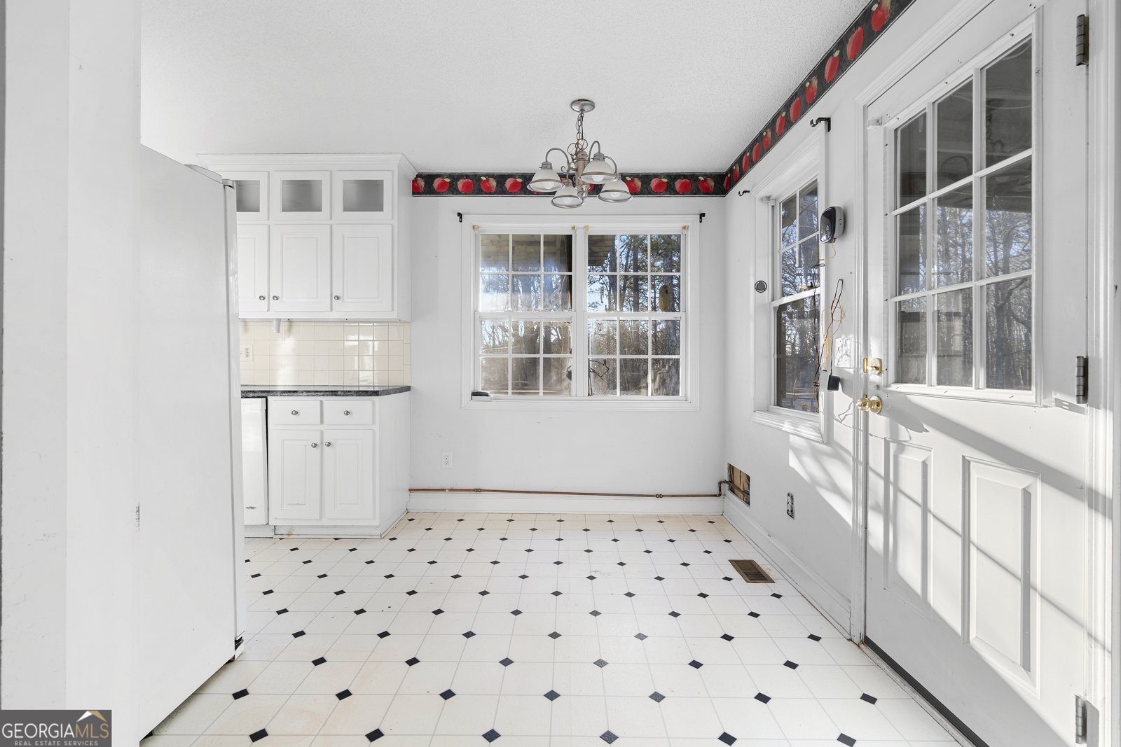 28 Greatwood Drive White - Photo 7