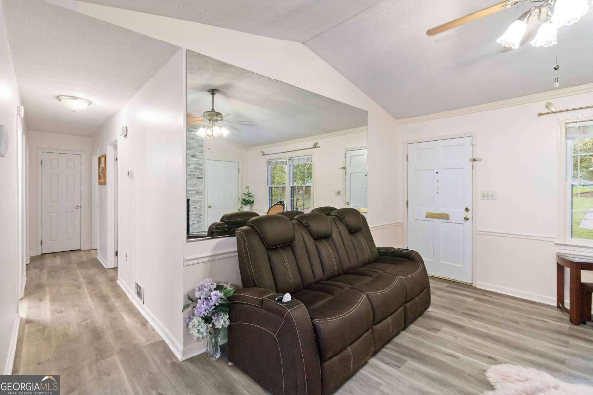 6428 PARADISE POINT Road Flowery Branch - Photo 7