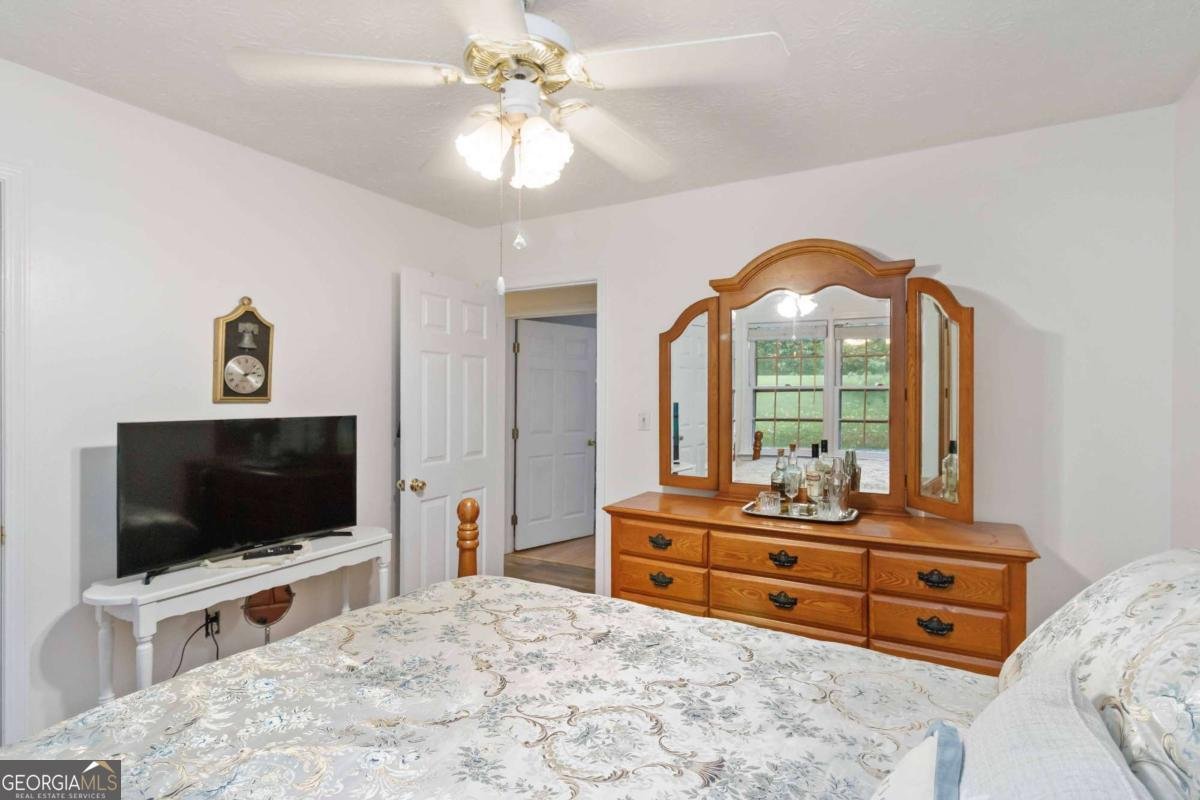 6428 PARADISE POINT Road Flowery Branch - Photo 9