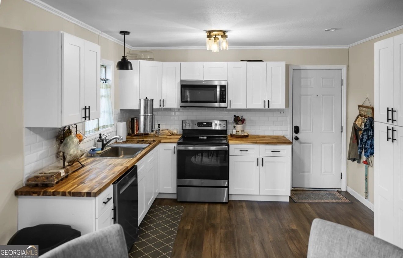 210 Parkway Drive Sylvania - Photo 6