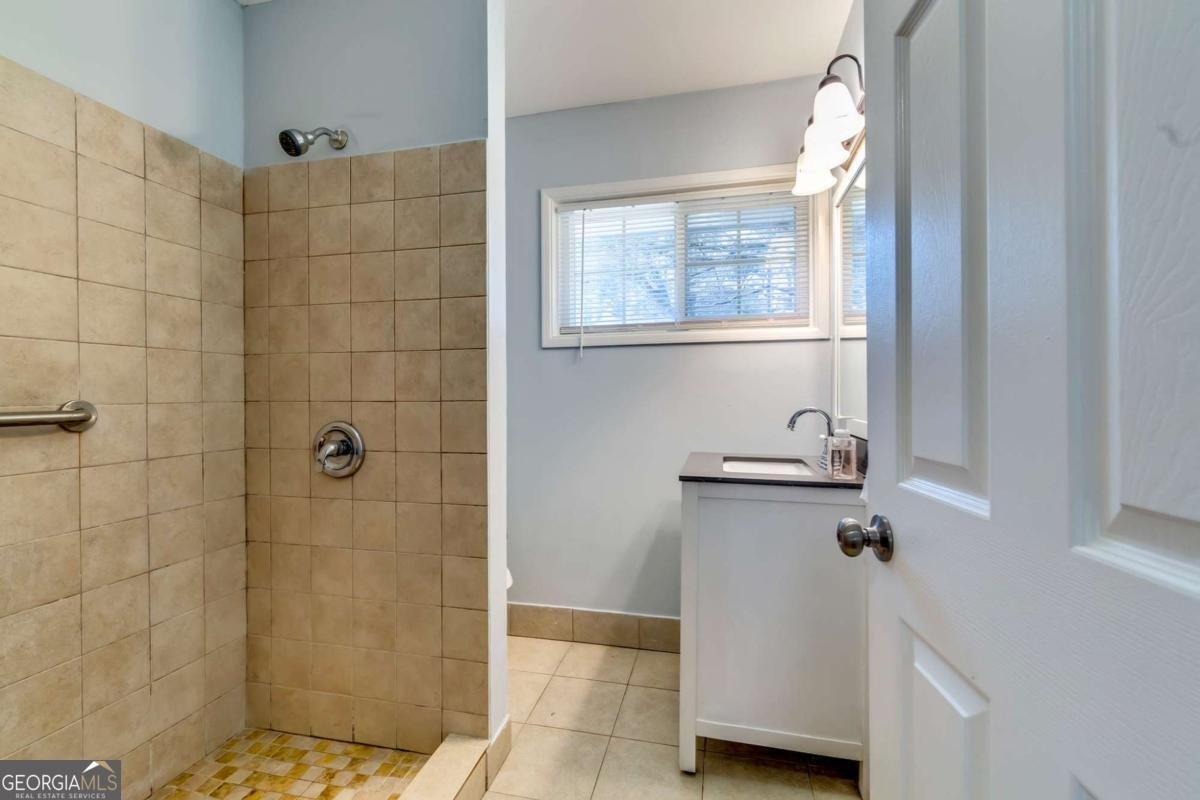 1584 Hairston Road Stone Mountain - Photo 11