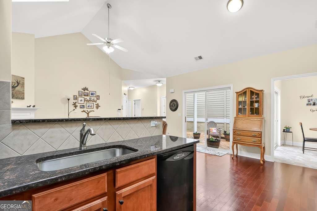 327 Acuba View Woodstock - Photo 11