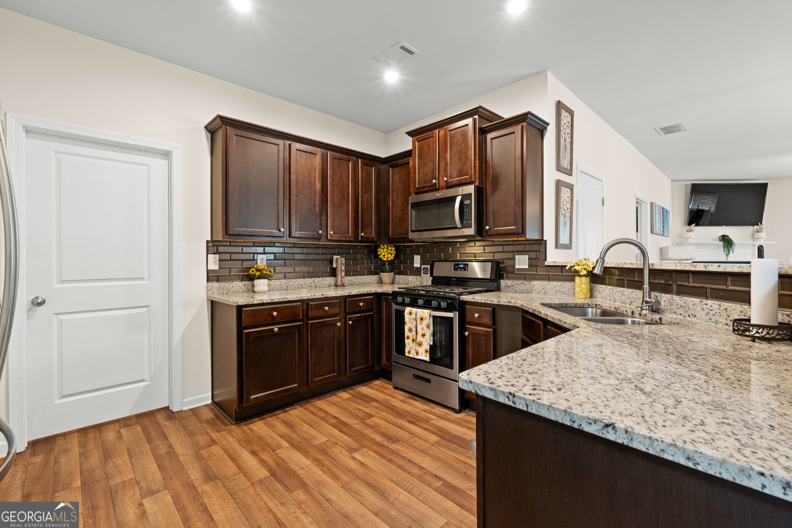 1053 Shadow Glen Drive Fairburn - Photo 8