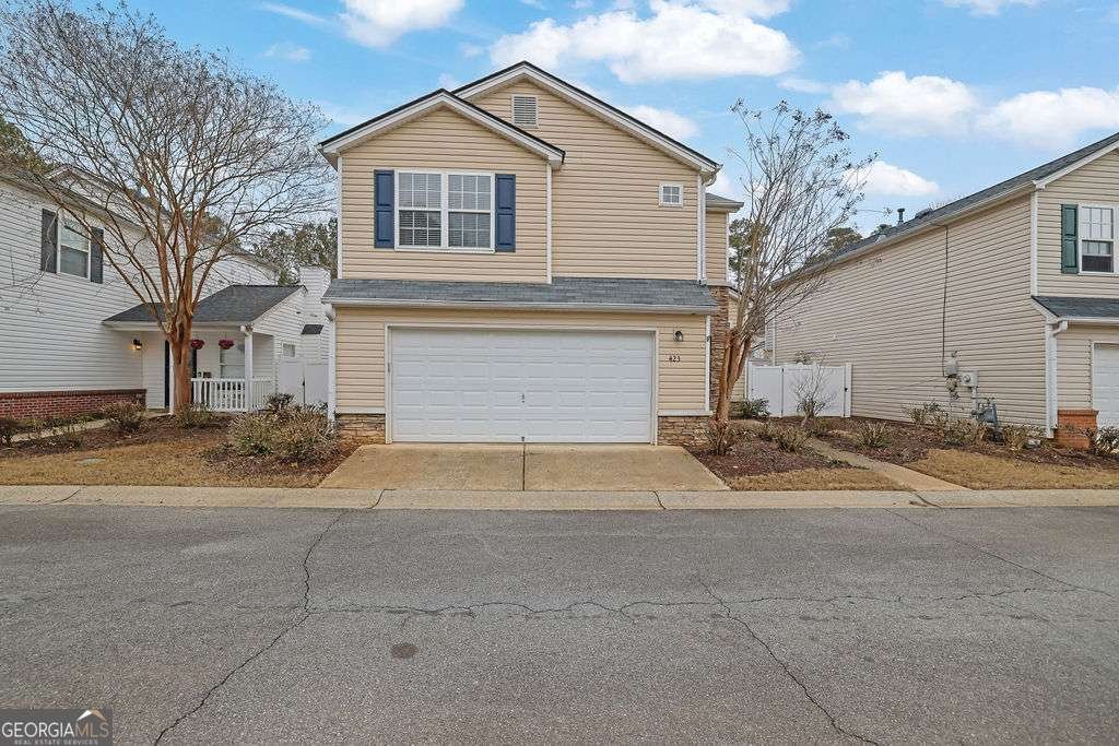 423 Oaks Trail Woodstock - Photo 1