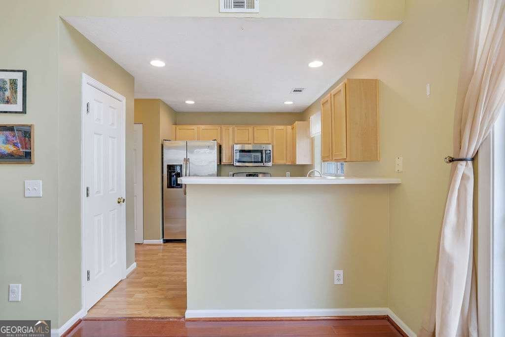 423 Oaks Trail Woodstock - Photo 12