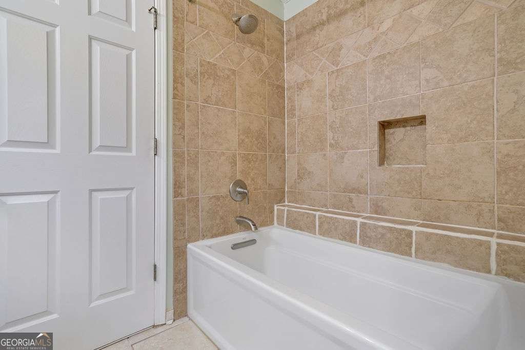 423 Oaks Trail Woodstock - Photo 27