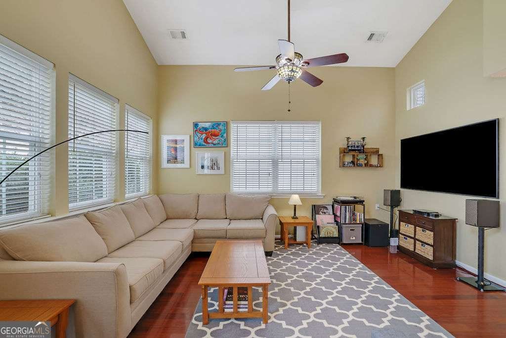 423 Oaks Trail Woodstock - Photo 7