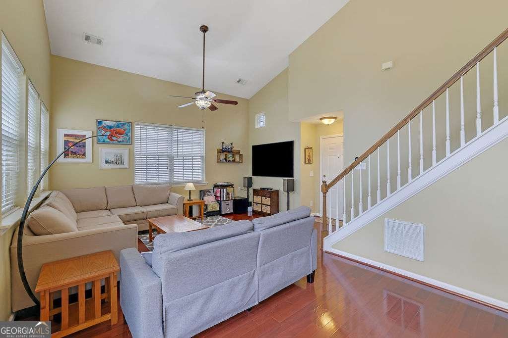 423 Oaks Trail Woodstock - Photo 8