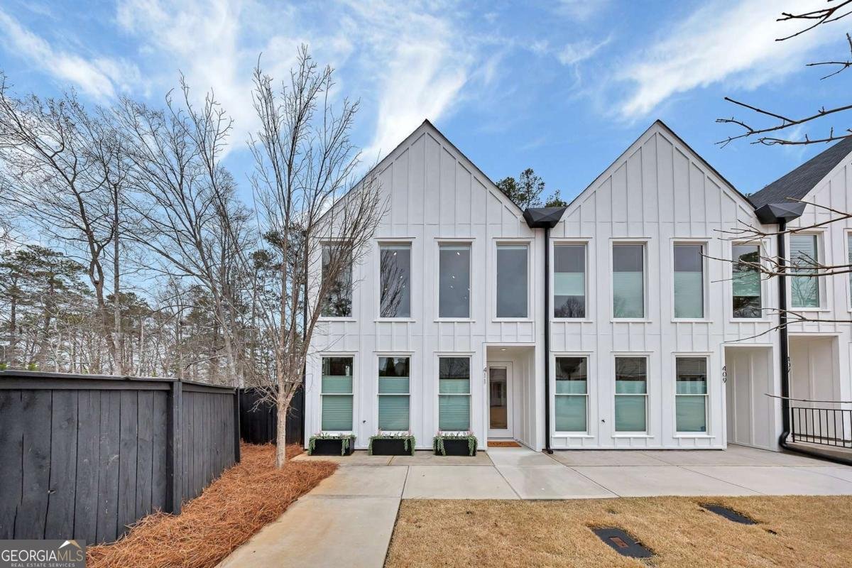 411 Burgundy Way Woodstock - Photo 1