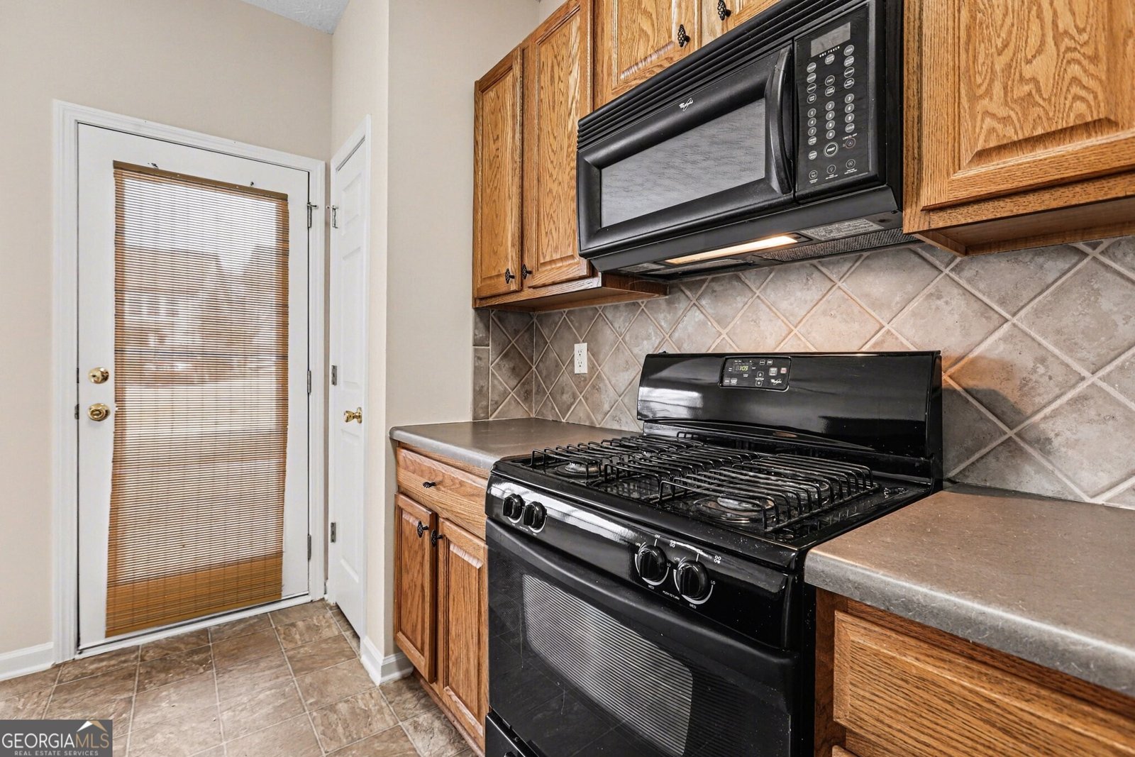 6632 Splashwater Drive Flowery Branch - Photo 14