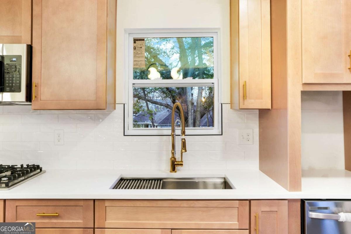 2028 Hilburn Drive Atlanta - Photo 11