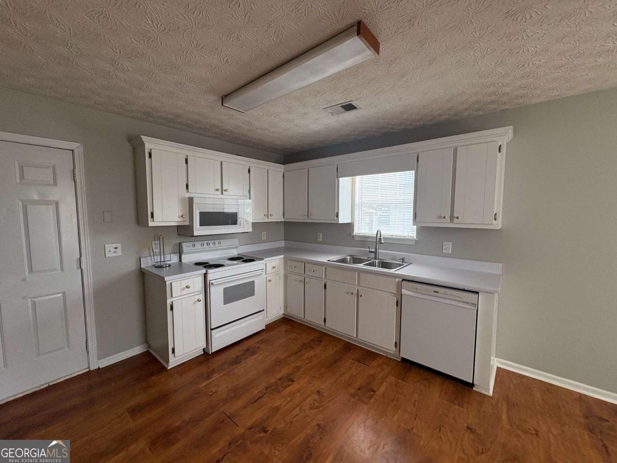 298 Little Street White - Photo 8