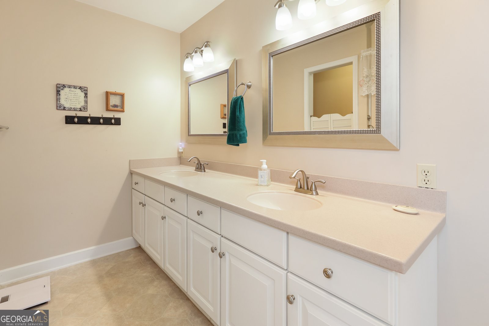 444 Covered Bridge Road Covington - Photo 12