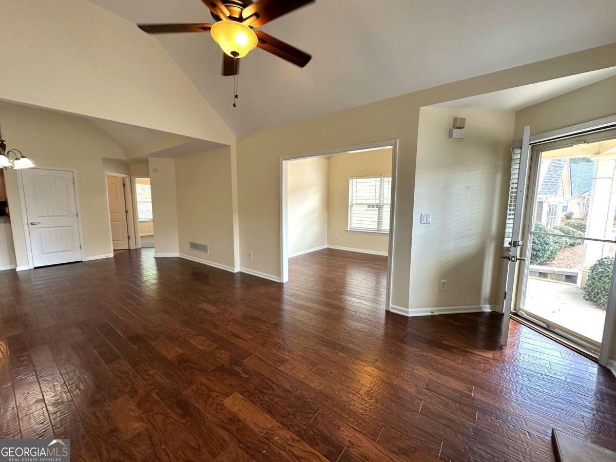 3 Mary Lane White - Photo 10