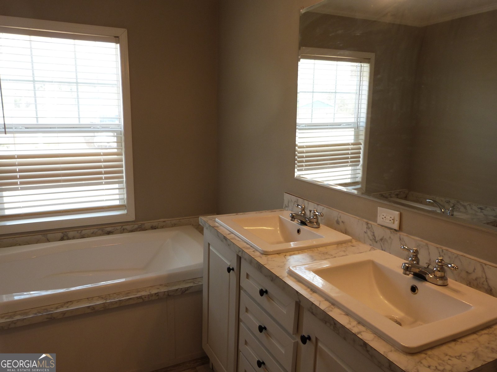 116 1st Avenue Twin City - Photo 6