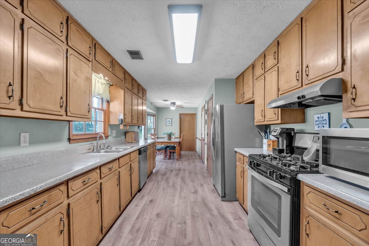 30 Freedom Court Covington - Photo 8