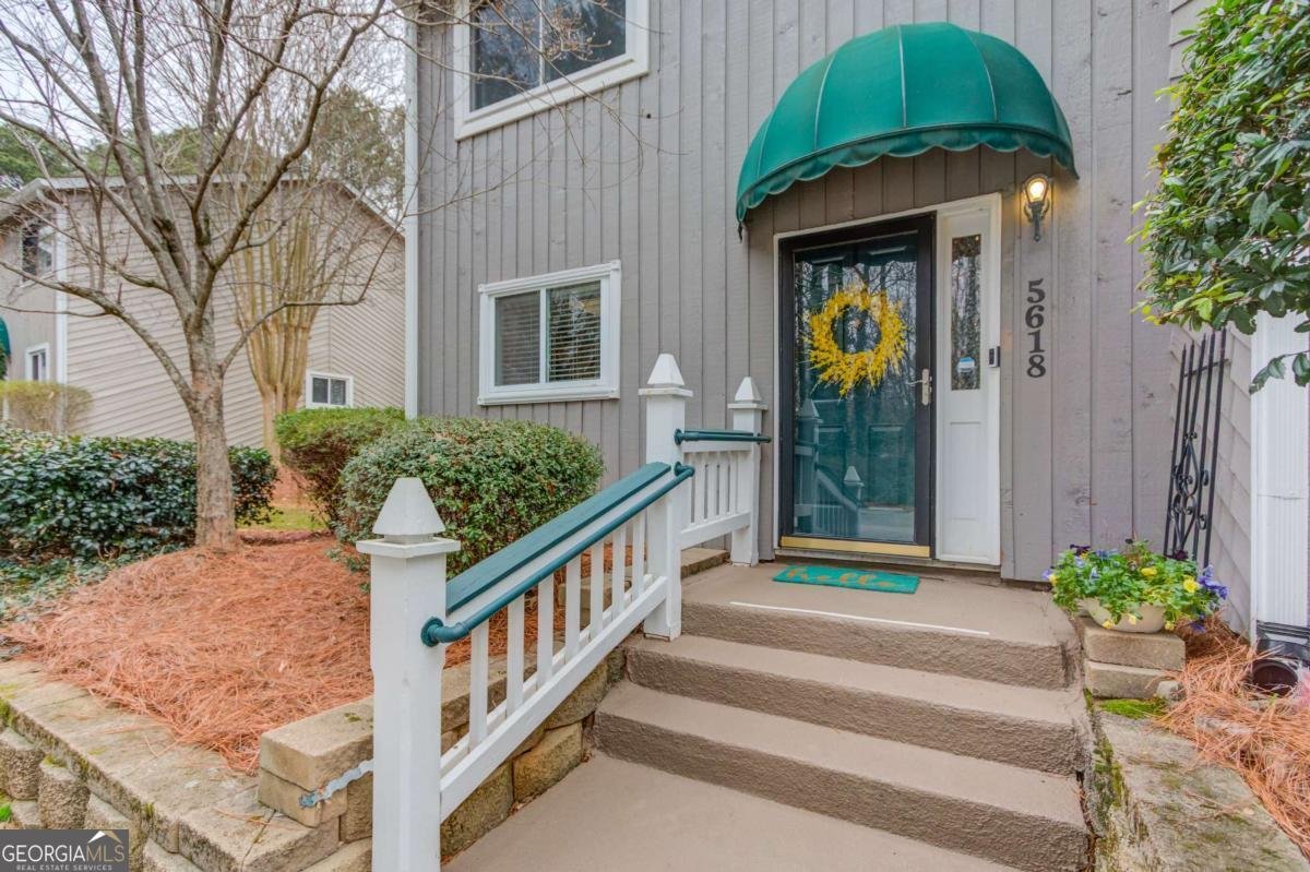 5618 Woodmont Boulevard Peachtree Corners - Photo 1
