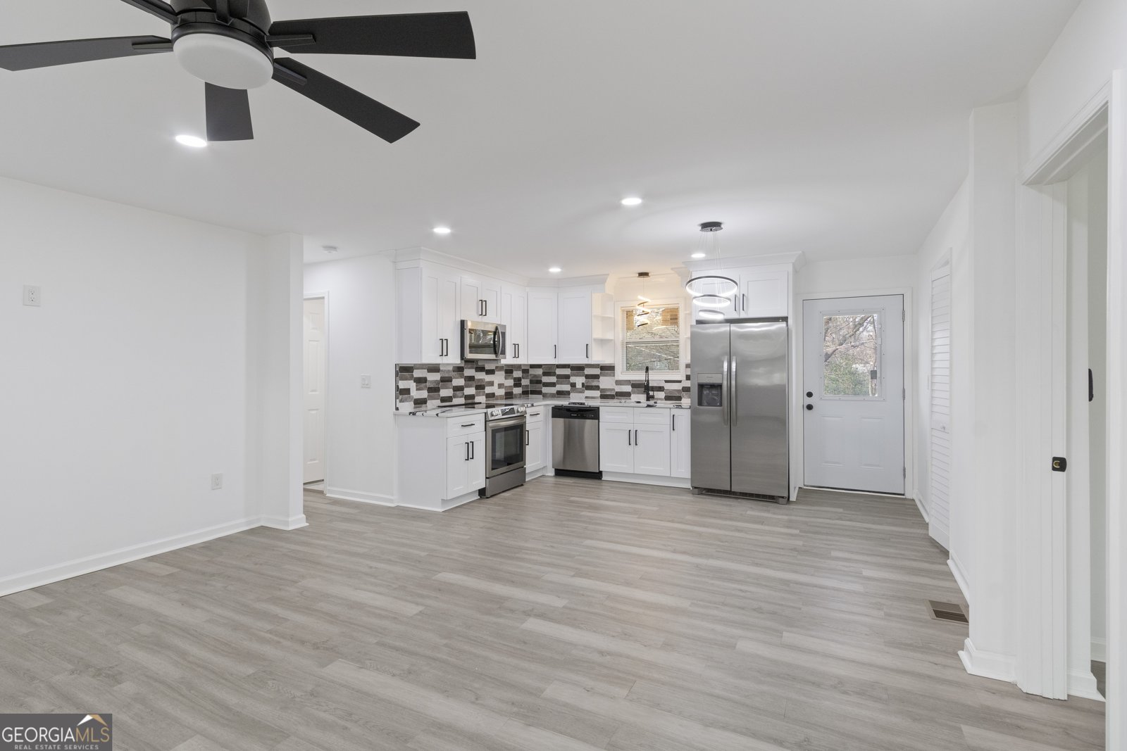 586 High Drive Forest Park - Photo 14