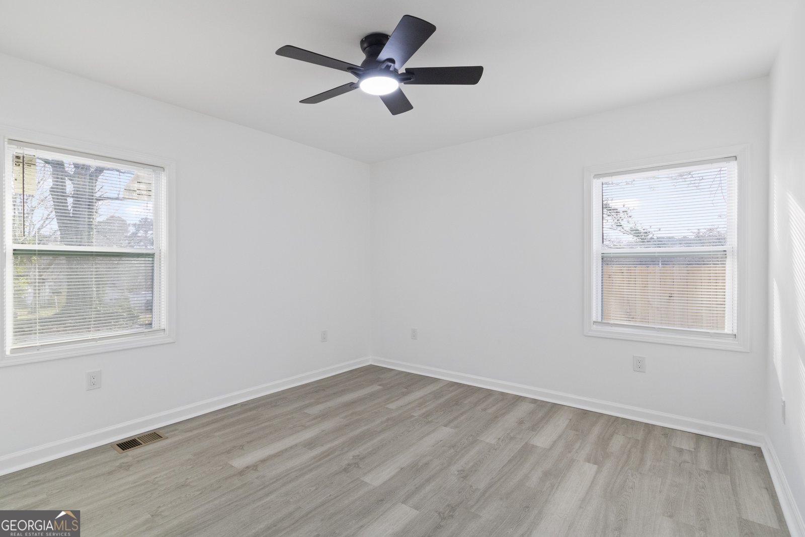 586 High Drive Forest Park - Photo 25