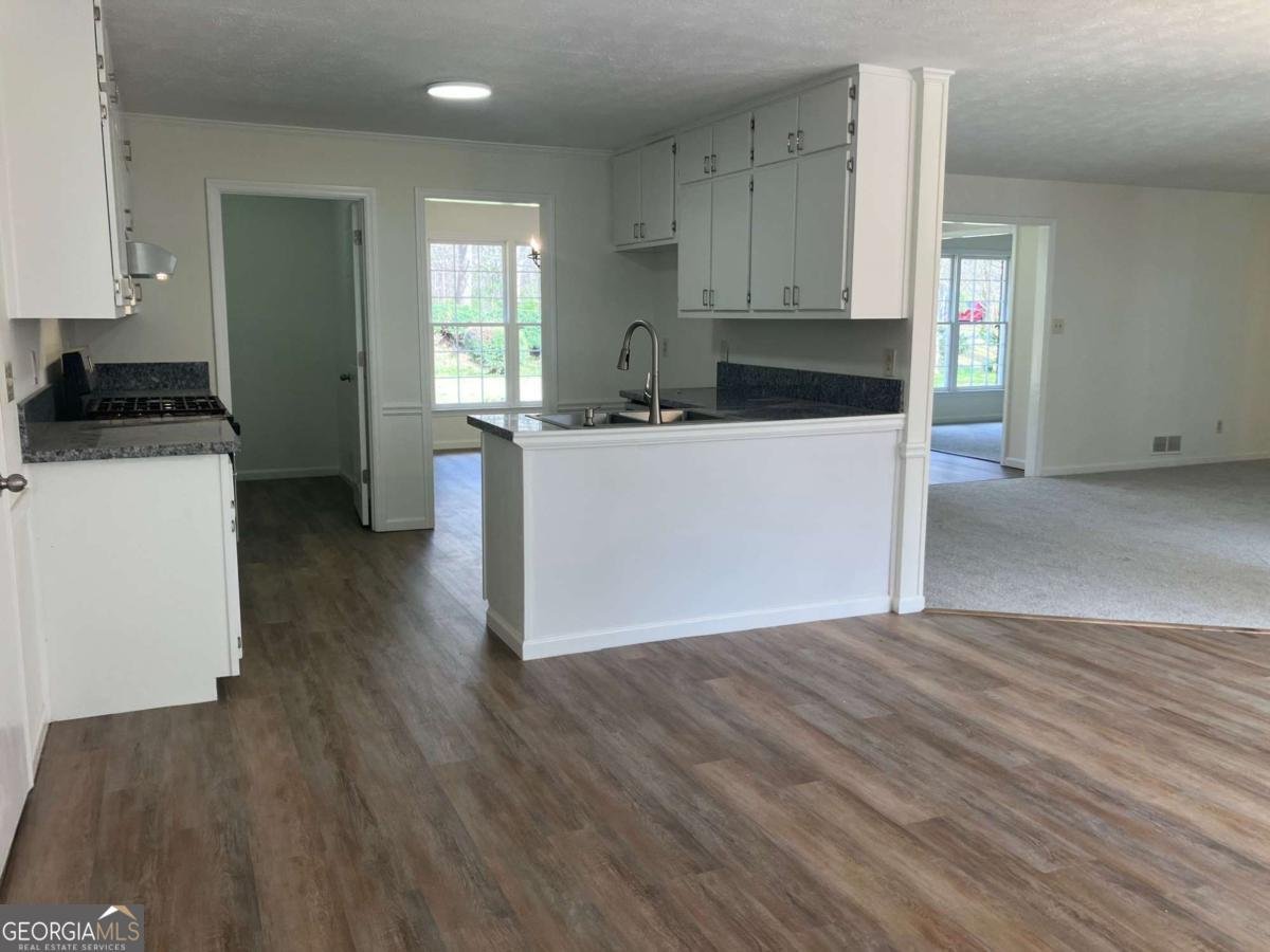 215 Brookwood Lane Fayetteville - Photo 9