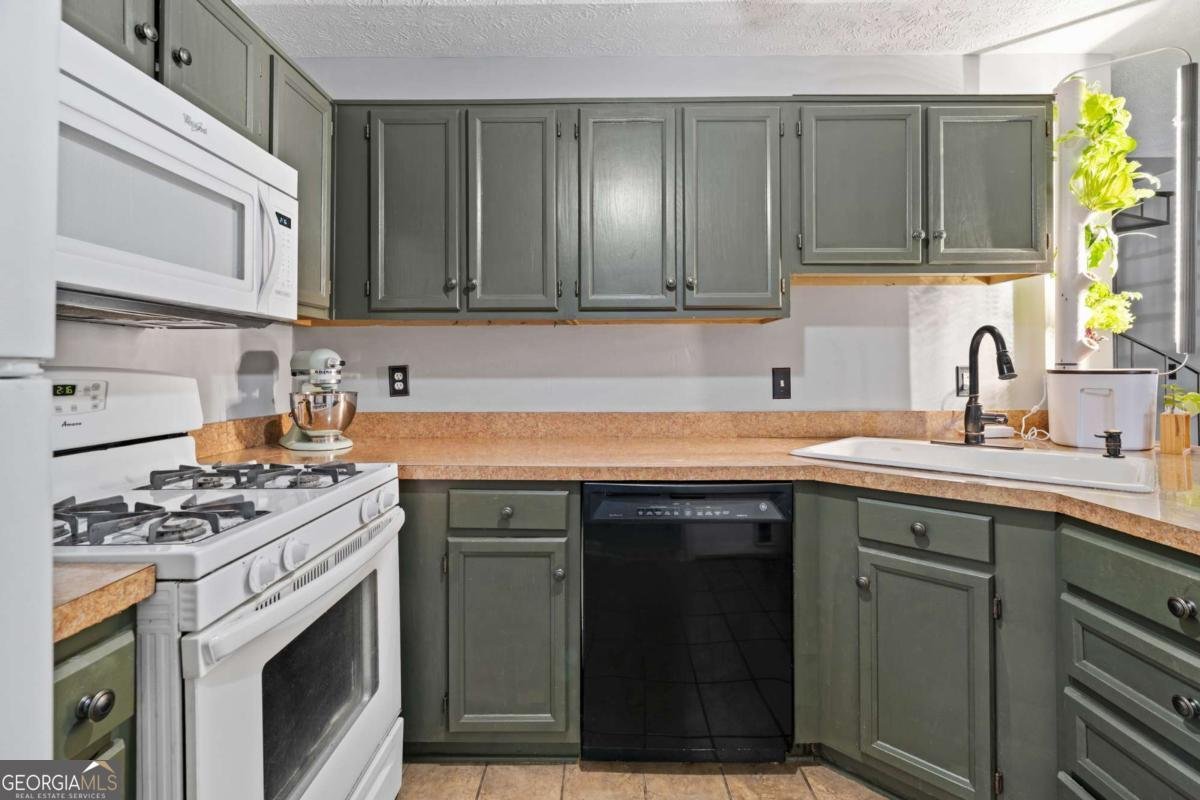 2772 Saint Charles Lane Kennesaw - Photo 16