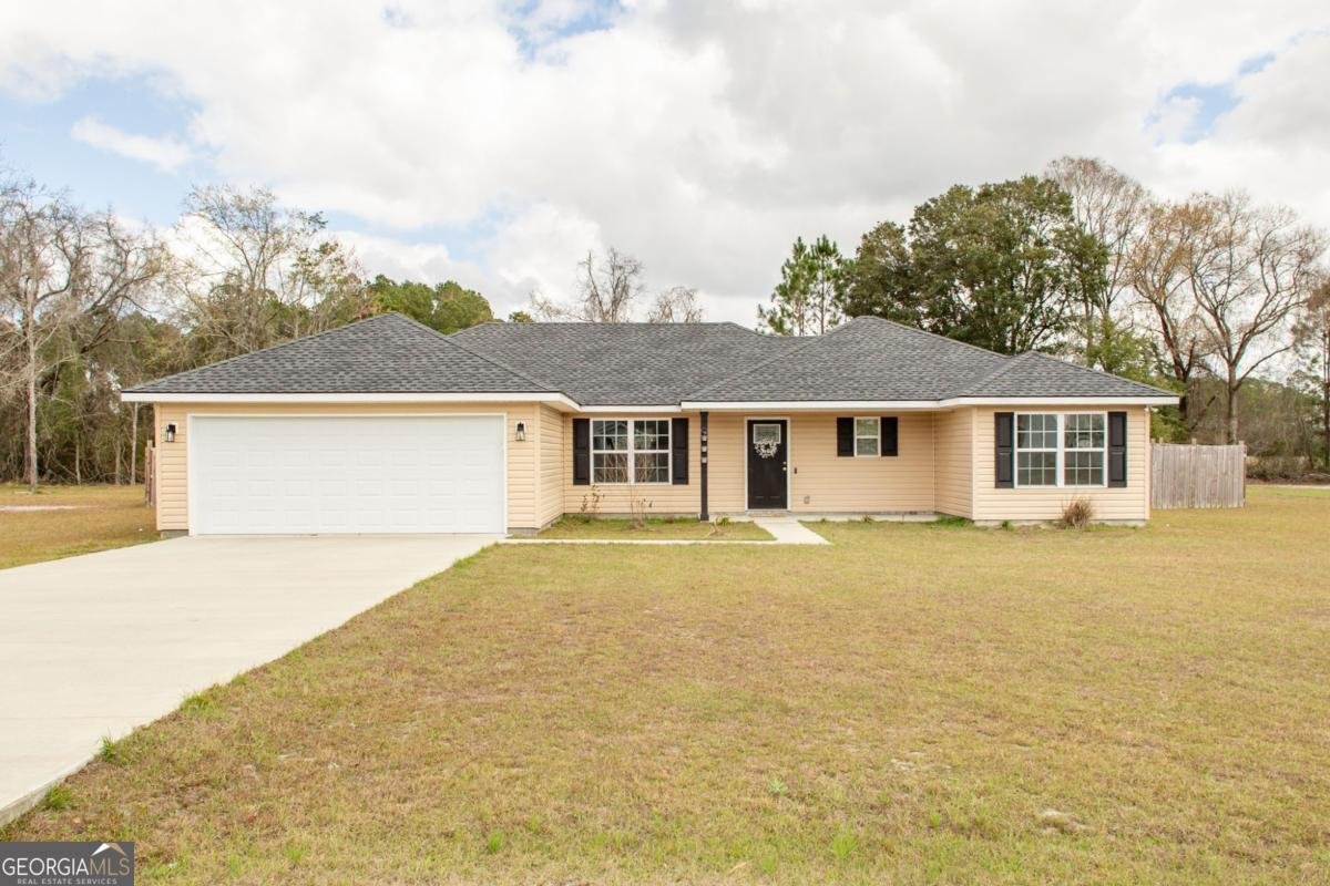 4758 Otter Creek Circle Blackshear - Photo 1