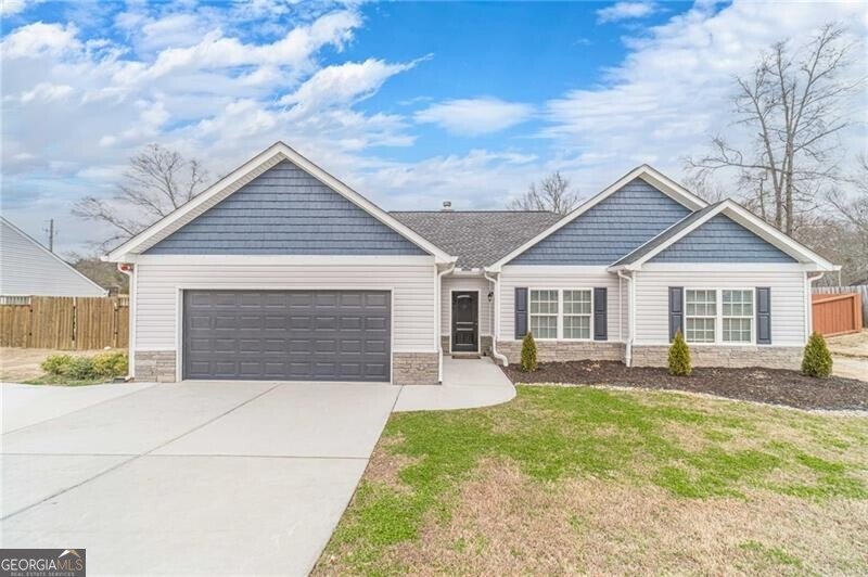 1587 Pointe South Circle Bethlehem - Photo 1