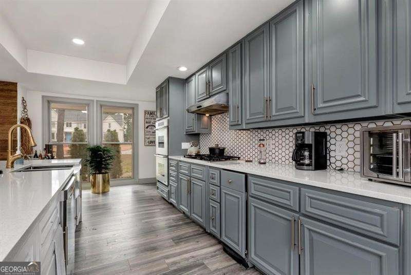 905 Heards Ferry Road Sandy Springs - Photo 6