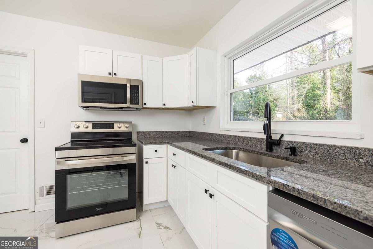 2224 Rosewood Road Decatur - Photo 9