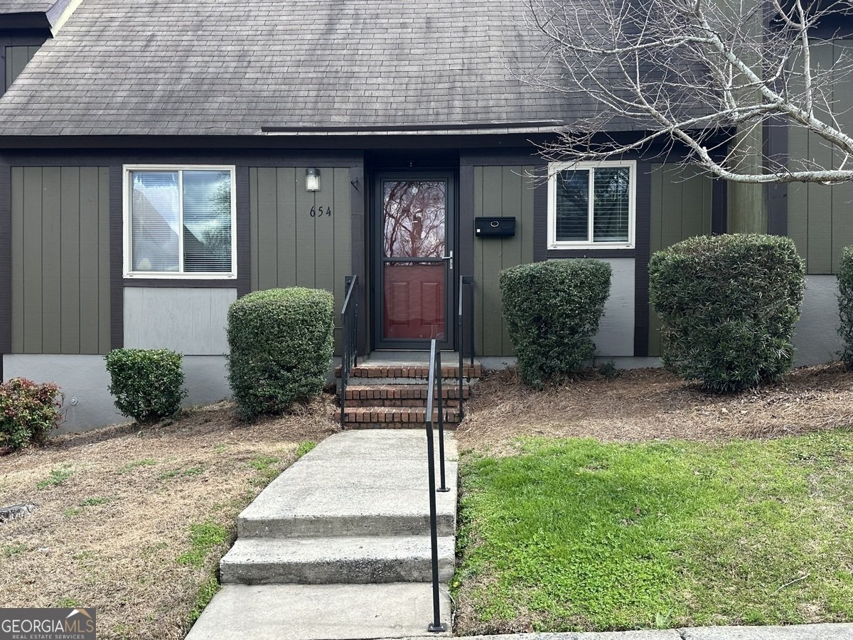 654 Willow Creek Drive Macon - Photo 1