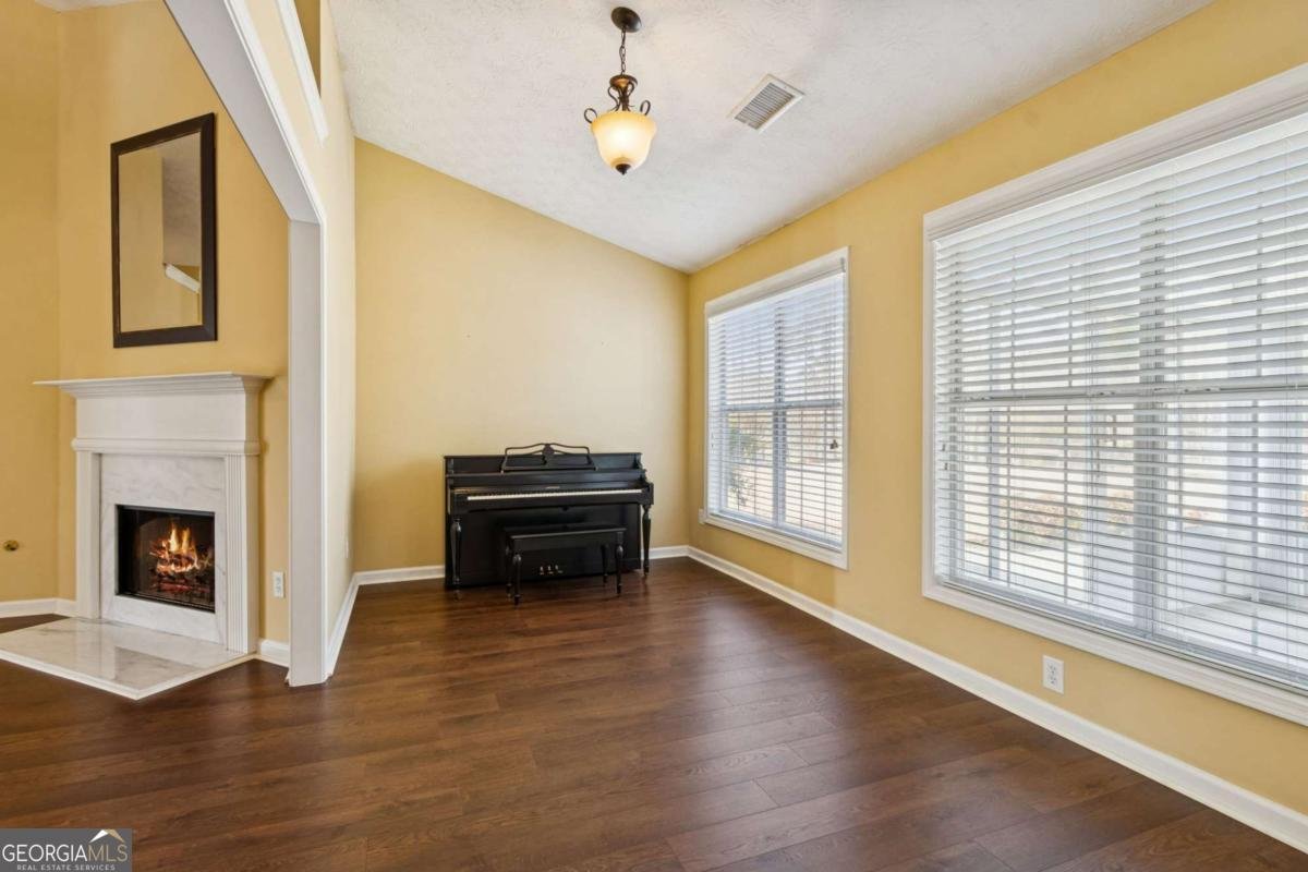 3350 Hampton Trace Court Buford - Photo 10