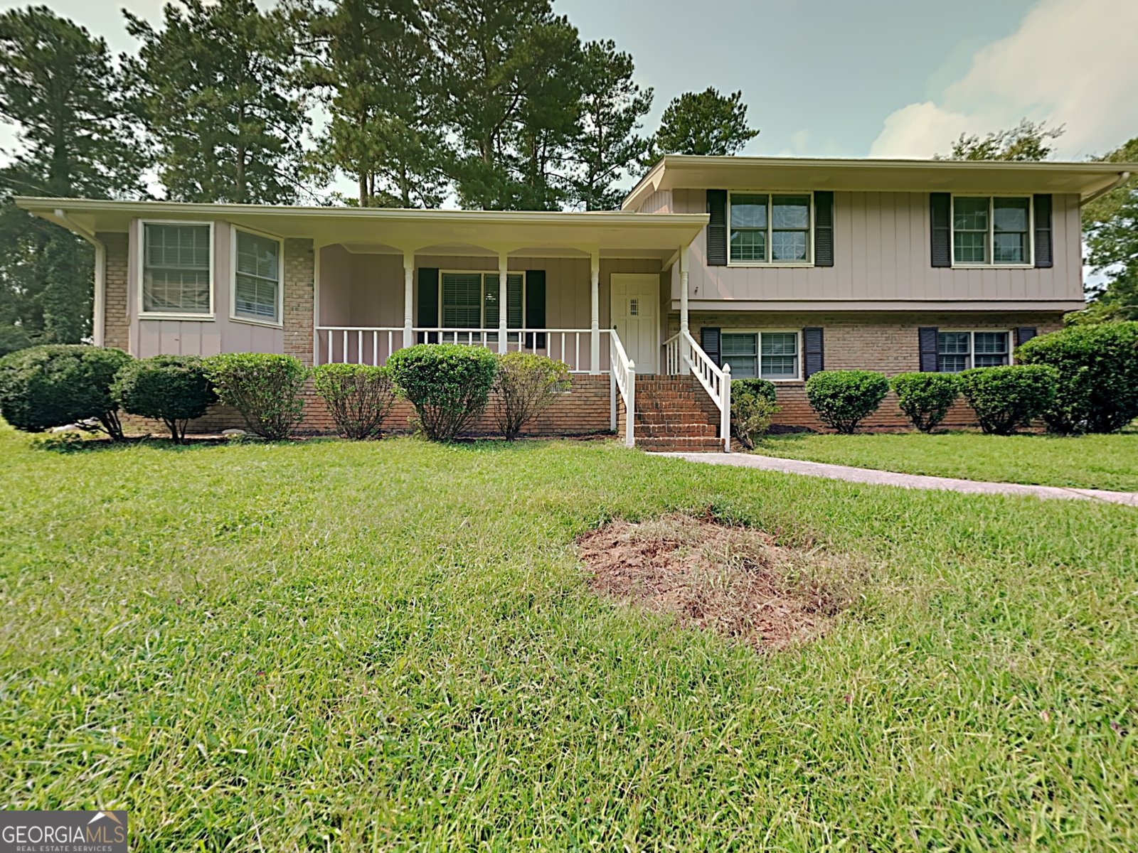 551 Village Green Court Lilburn - Photo 1