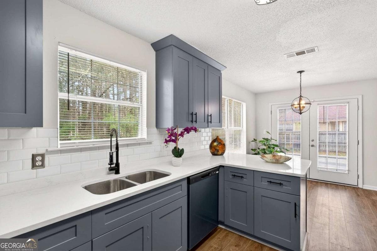 8218 Mahogany Lane Stonecrest - Photo 12