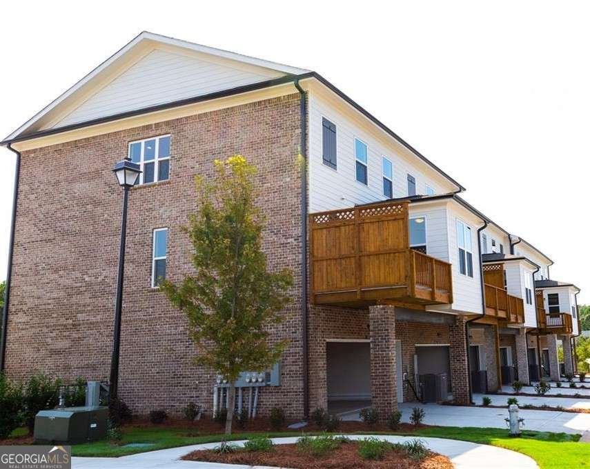 255 Sims Park Place Suwanee - Photo 1