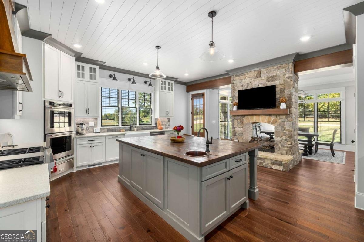 938 Austin Road Winder - Photo 13