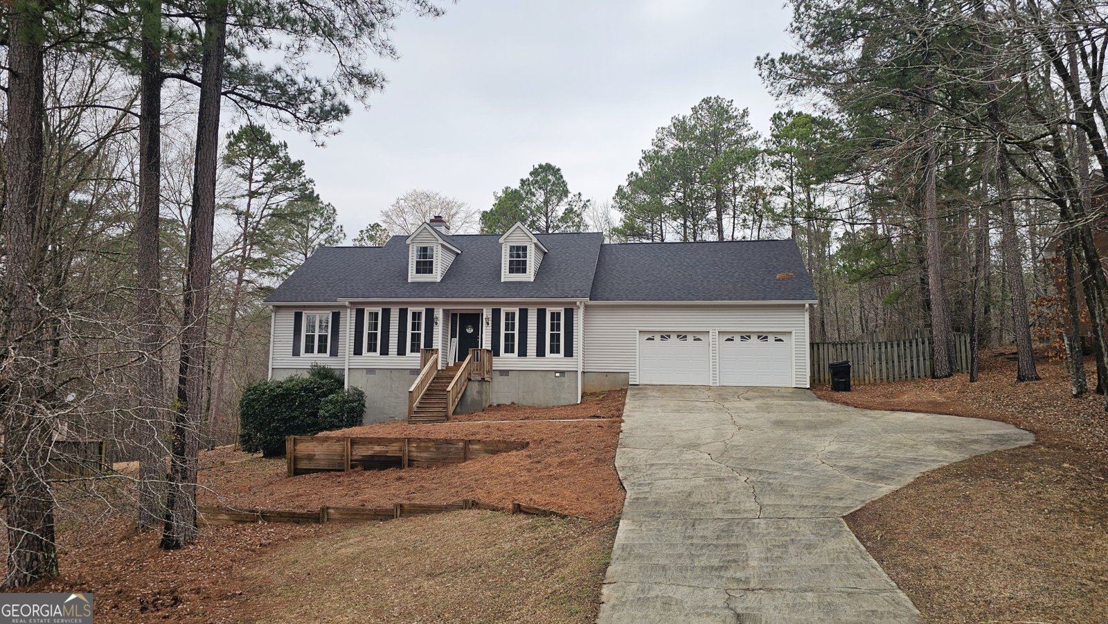 306 Lakeridge Court Macon - Photo 1