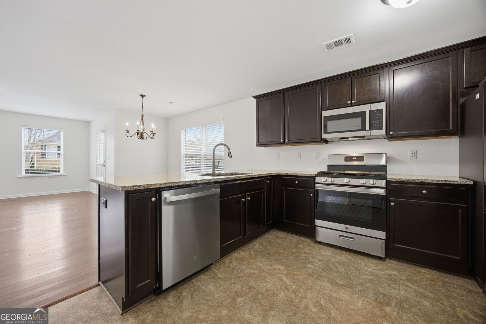 557 Cypher Drive Suwanee - Photo 8