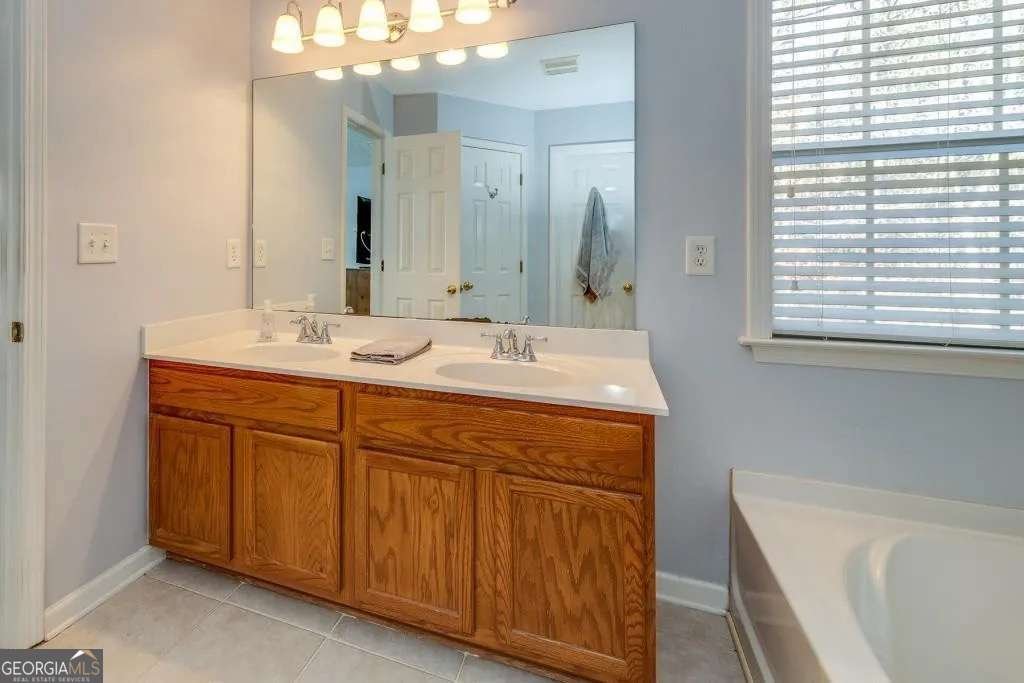 3759 Chattahoochee Summit Drive Atlanta - Photo 18