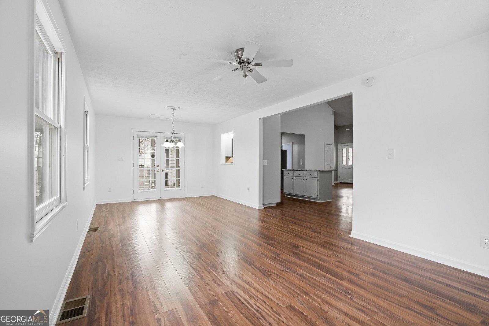 5660 Mercedes Drive Cumming - Photo 11